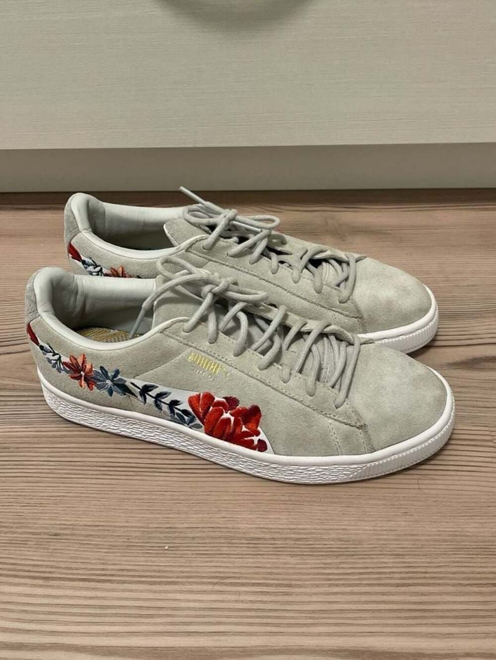 Puma Suede Classic Embroidered Floral Women's Sneakers in Glacier Grey